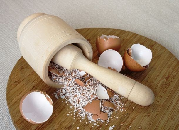 Hãy thay đổi ngay nếu bạn có thói quen vứt bỏ vỏ trứng