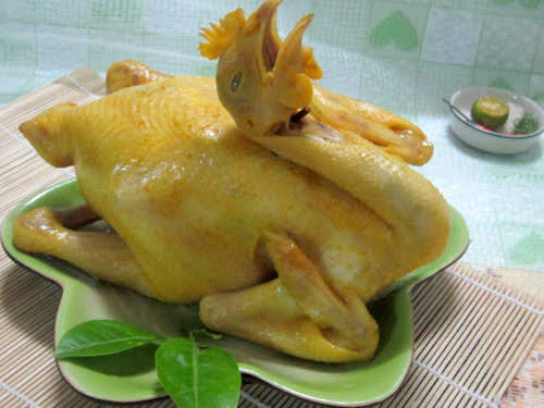 Cách cắt tiết gà chuẩn và quy trình làm gà sống đến chặt gà cúng ngày Tết