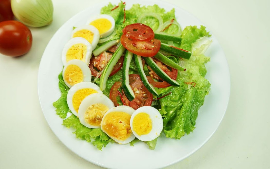 Cách làm 3 món salad đơn giản cho người đang ăn kiêng