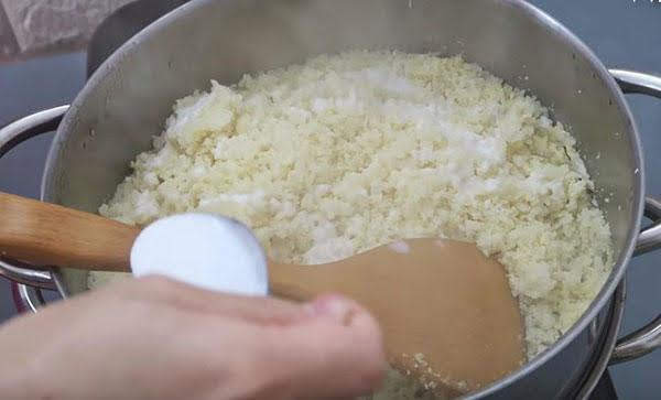 Cách nấu xôi vò đậu xanh nước dừa dẻo tơi thơm ngon đúng chuẩn Ẩm Thực Thông Thái 5