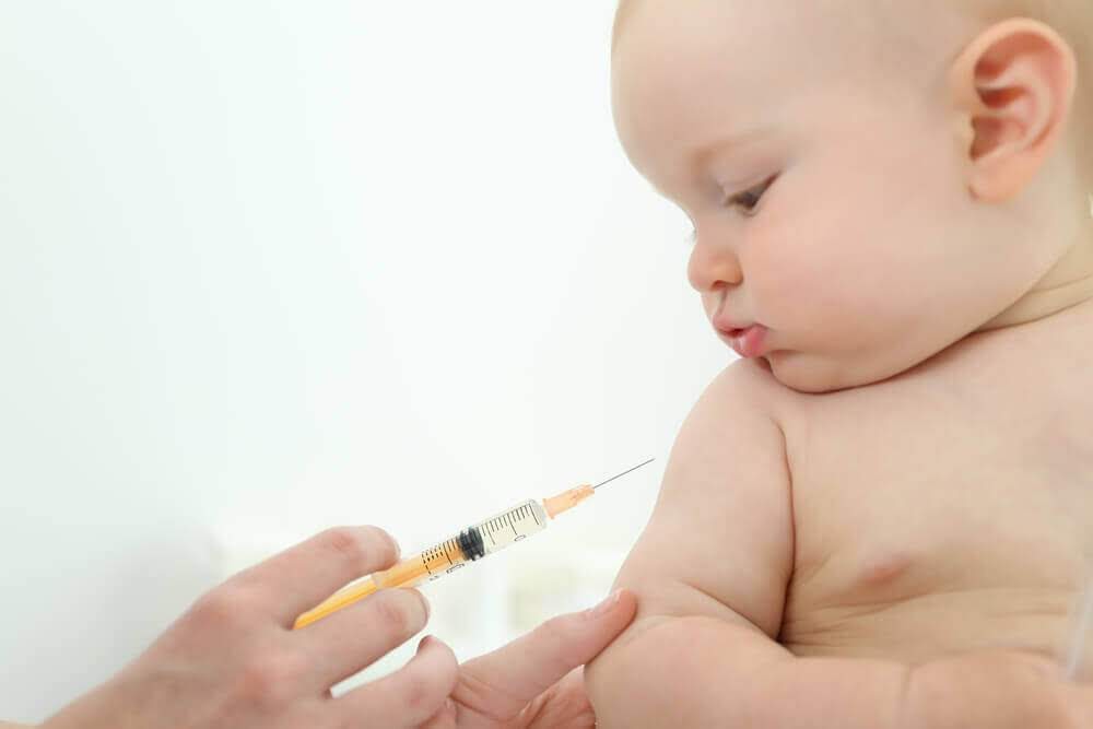 Lịch tiêm chủng mở rộng 2020: Uống đủ 3 liều vắc xin bại liệt, cần tiêm thêm 1 mũi lúc 5 tháng