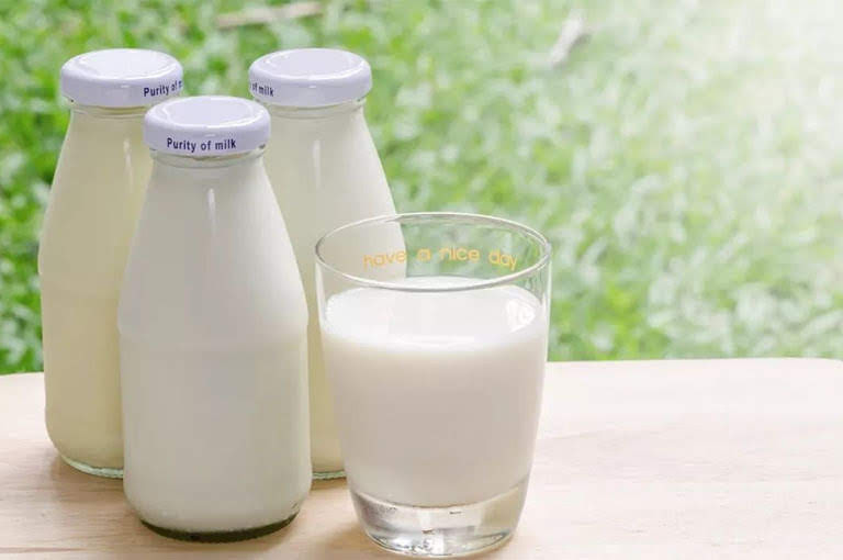 Uống sữa vào 2 giờ vàng trong ngày để hấp thụ tối đa canxi và không làm mất chất sắt: Mẹ nhớ để chăm sóc cả nhà
