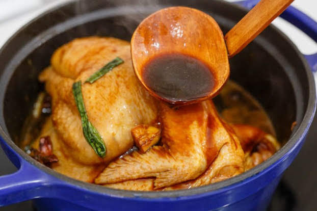 Cứ nấu thịt gà theo kiểu này bữa cơm tối của cả nhà sẽ thơm ngon và hấp dẫn hơn nhiều