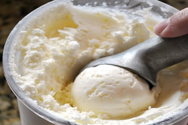 Cách làm kem từ sữa tươi cực dễ tại nhà, béo thơm, mát lịm tim